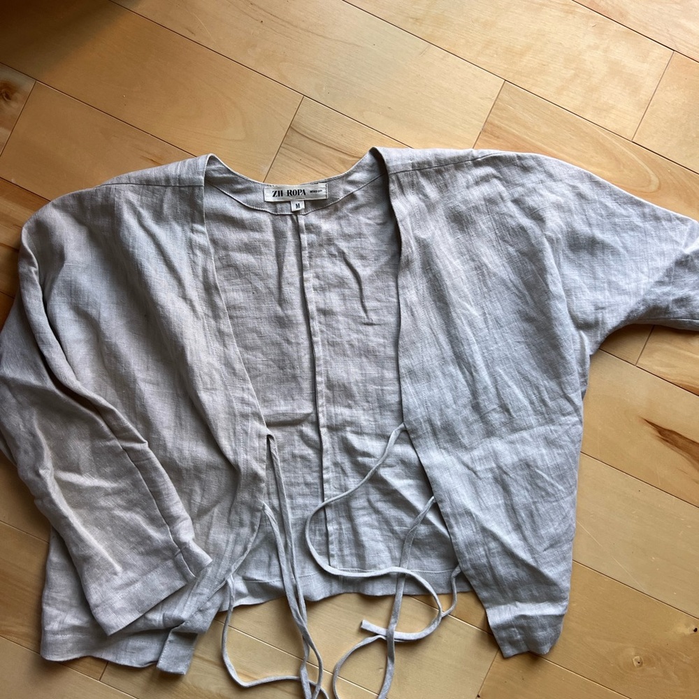 Cream V-Neck Wrap Top with Tie Details - Picture 8 of 8